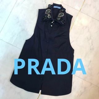 プラダ(PRADA)の☆美品☆PRADA　プラダ　ノースリーブ　ブラウス　ビジュー　襟付き　袖なし(シャツ/ブラウス(半袖/袖なし))