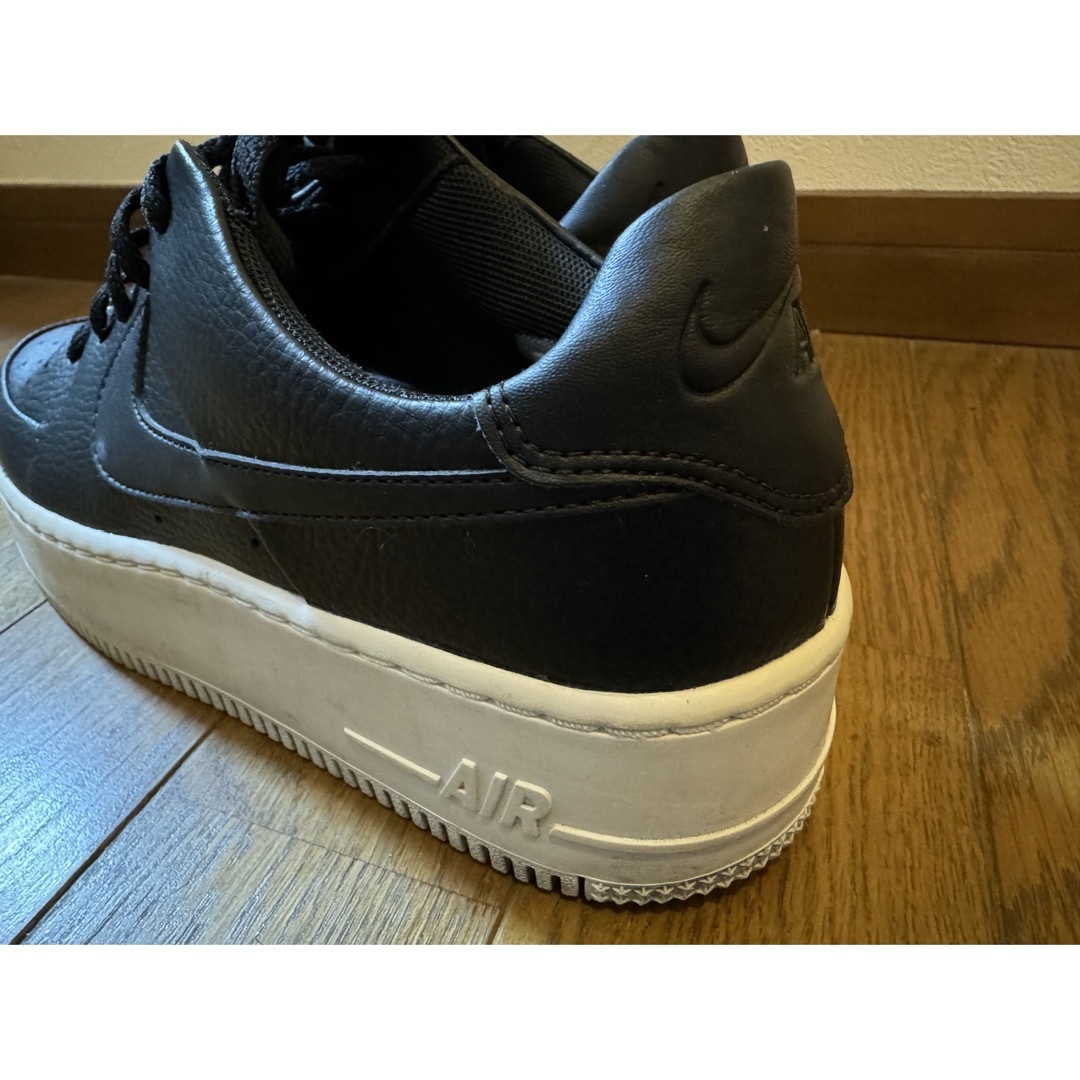 NIKE(ナイキ)のNIKE ナイキ AF1 SAGE LOW AR5339-002 スニーカー レディースの靴/シューズ(スニーカー)の商品写真