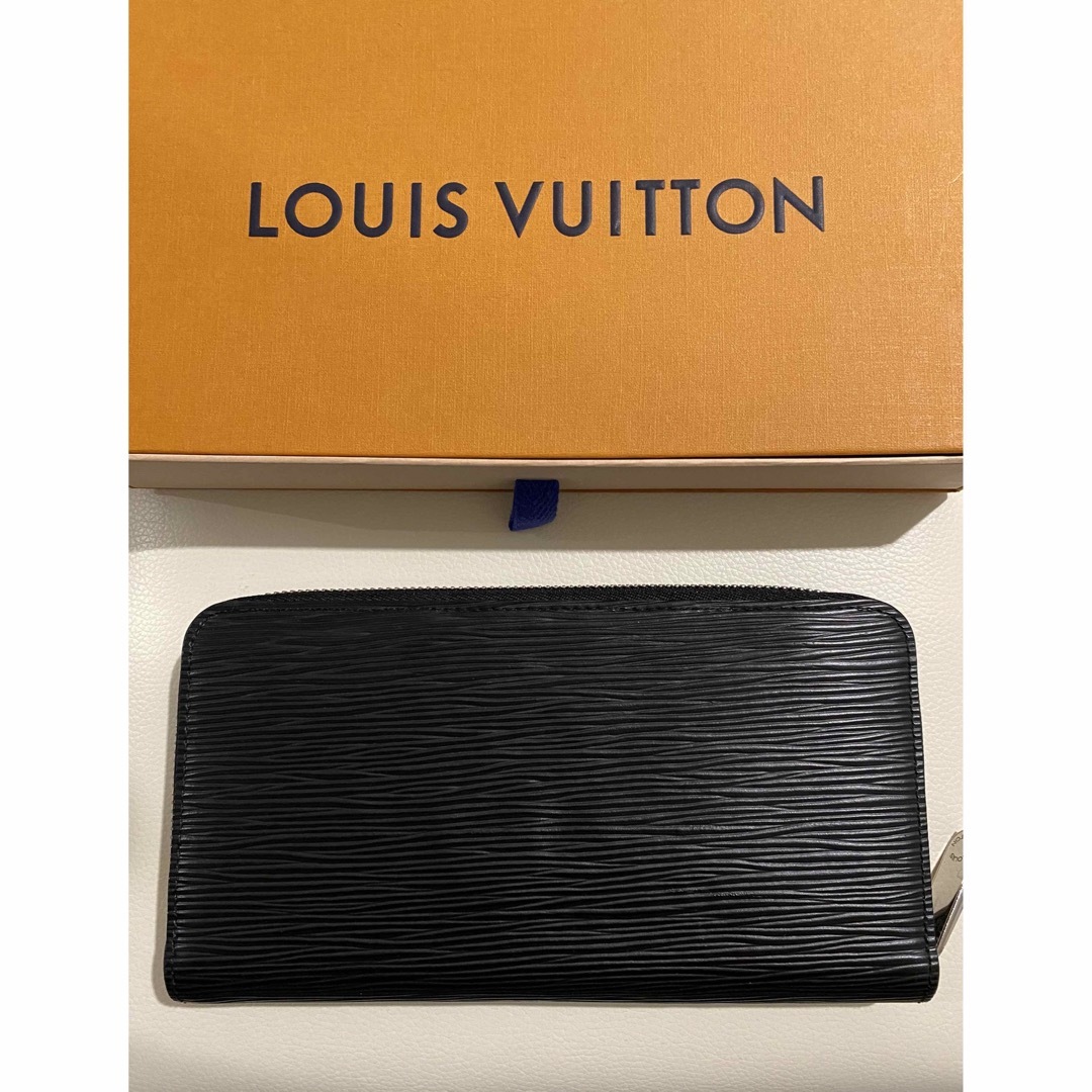 LOUIS VUITTON(ルイヴィトン)の美品★ルイヴィトン エピ ノワールジッピー・ウォレット レディースのファッション小物(財布)の商品写真