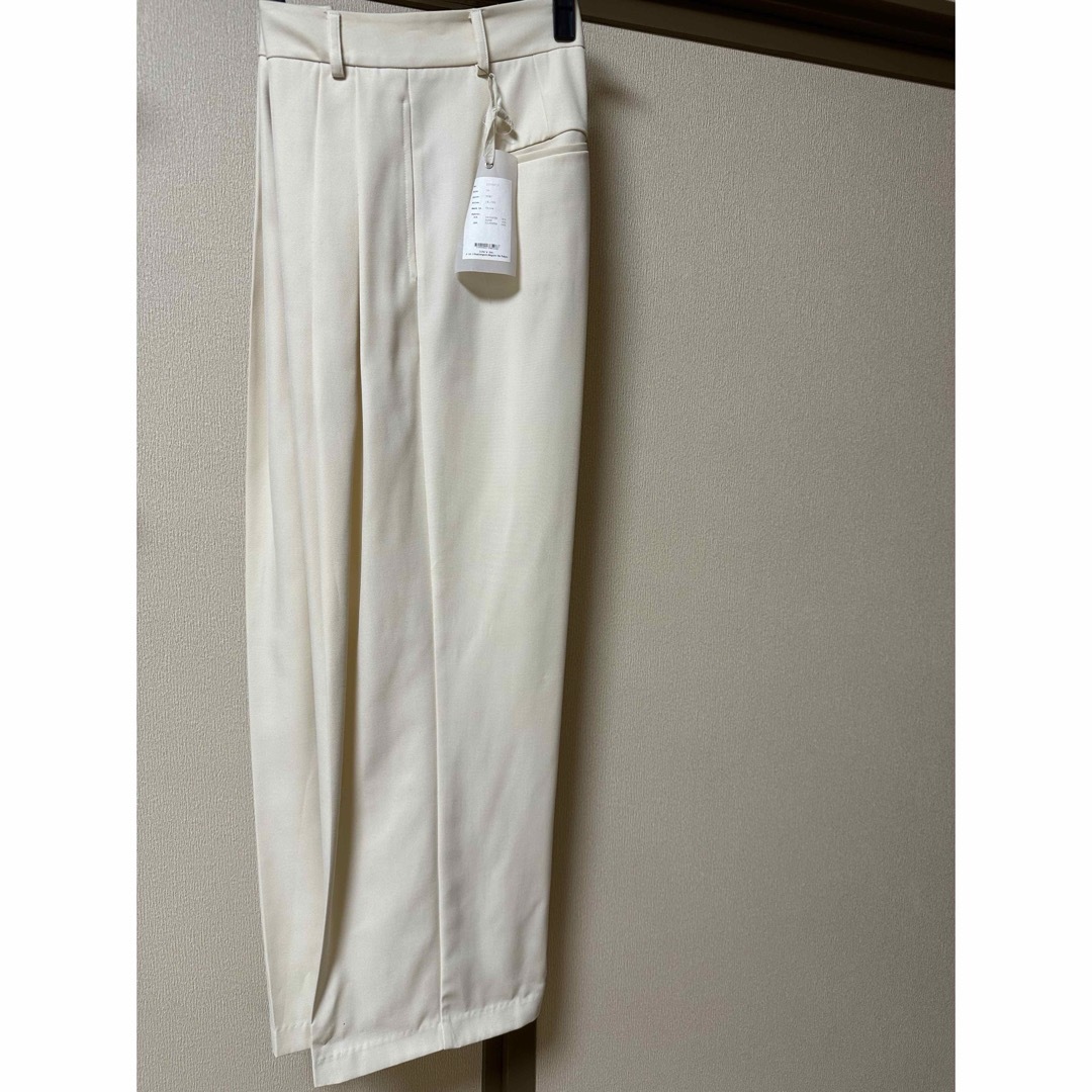 TODAYFUL(トゥデイフル)のtodayful Tuck Twill Trousers レディースのパンツ(カジュアルパンツ)の商品写真