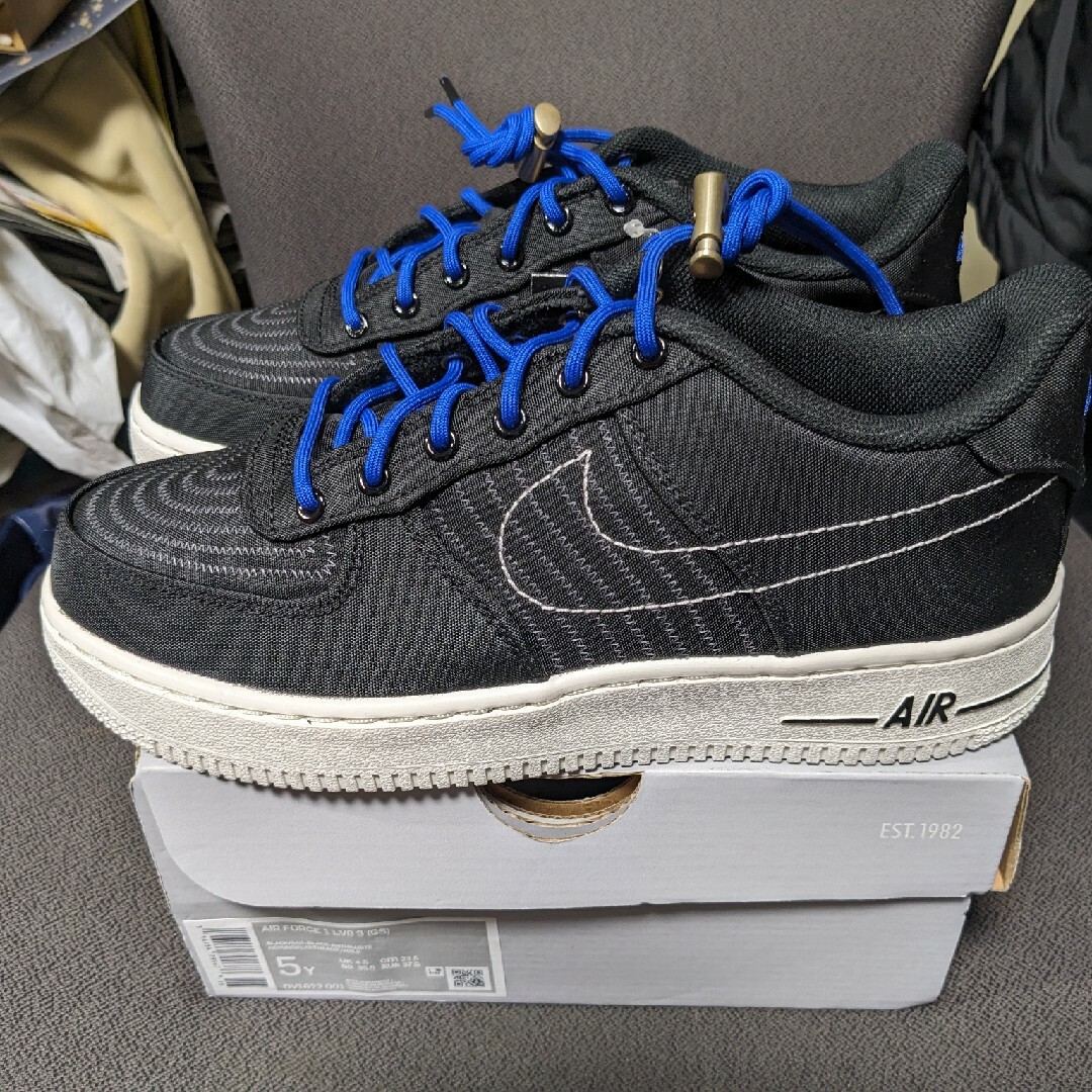 NIKE(ナイキ)のナイキ NIKE AIR FORCE 1 LV8 3 GS 23.5cm 新品 キッズ/ベビー/マタニティのキッズ靴/シューズ(15cm~)(スニーカー)の商品写真