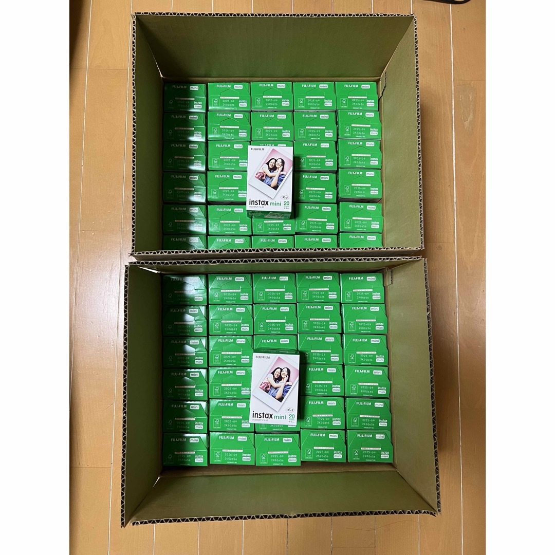 富士フイルム(フジフイルム)のインスタントフィルム instax mini チェキフィルム　富士フイルム  スマホ/家電/カメラのカメラ(フィルムカメラ)の商品写真