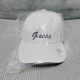 ゲス(GUESS)の【新品】guess ゲス ベースボールキャップ 白 ホワイト White(キャップ)