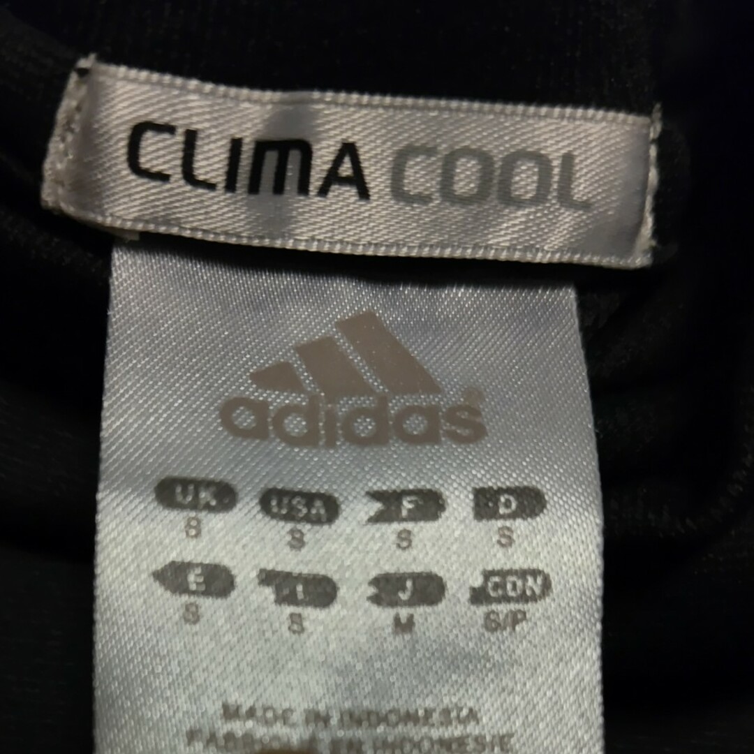 adidas(アディダス)のアディダス　ノースリーブ　Tシャツ スポーツ/アウトドアのトレーニング/エクササイズ(その他)の商品写真