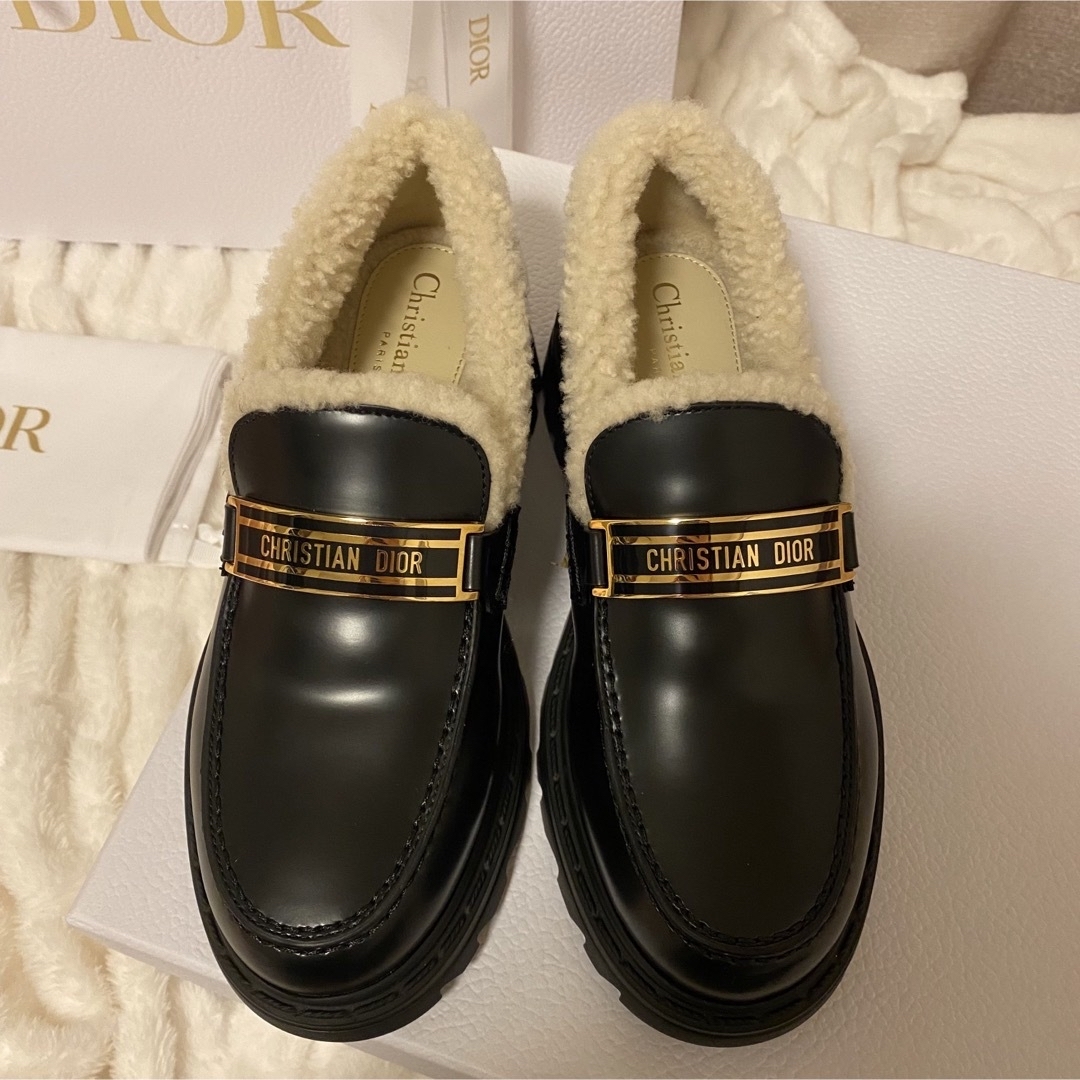 Christian Dior(クリスチャンディオール)の【新品・レシートあり】DIOR CODE  ボア ローファー 35.5 ブラック レディースの靴/シューズ(ローファー/革靴)の商品写真