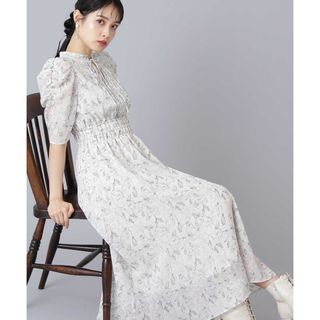 ジルスチュアート(JILLSTUART)のJILL STUART シャーリングラインフラワープリントワンピ Fサイズ(ロングワンピース/マキシワンピース)