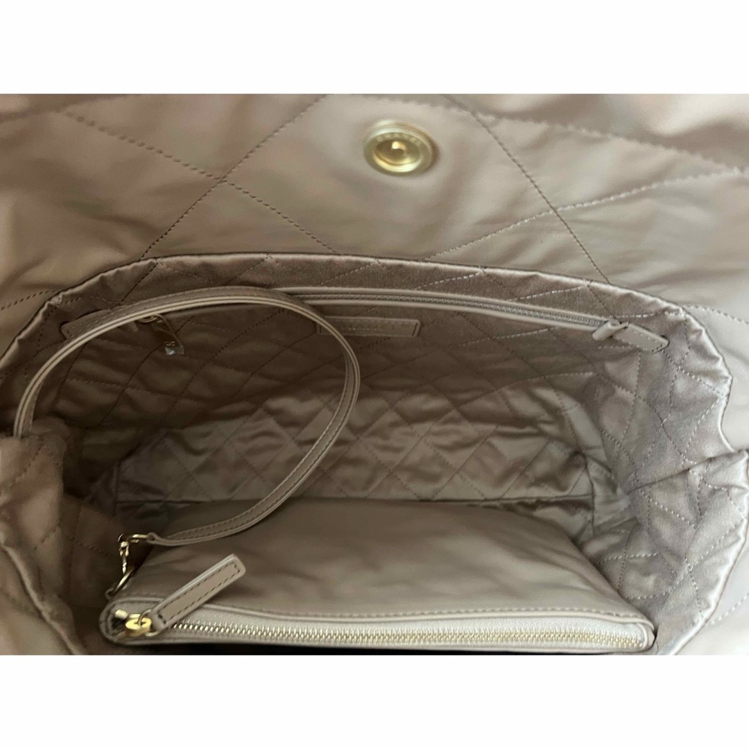 CHANEL(シャネル)のCHANEL22シャネル22ホーボーバッグAS3260スモールハンドバッグ新品 レディースのバッグ(ハンドバッグ)の商品写真