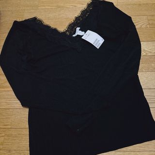 エイチアンドエム(H&M)のH&M♡肩レーストップス(カットソー(長袖/七分))