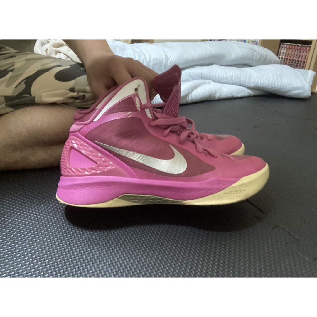 NIKE(ナイキ)のPinkfire Zoom Hyperdunk 2011 NIKE スニーカー  メンズの靴/シューズ(スニーカー)の商品写真