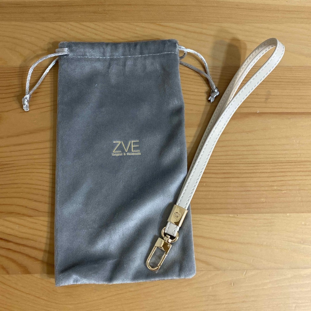 【新品未使用】 ZEV  スマホストラップ  手首用  保存袋付き スマホ/家電/カメラのスマホアクセサリー(ストラップ/イヤホンジャック)の商品写真