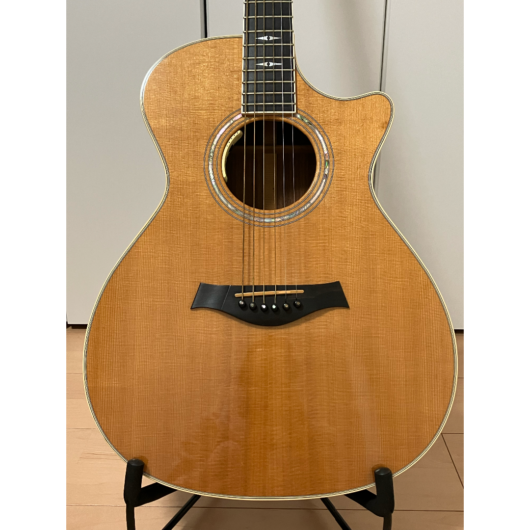 Taylor(ティラー)の値引き❗美品❗Taylor 812c アコギ PU付　ハードケース付き 楽器のギター(アコースティックギター)の商品写真