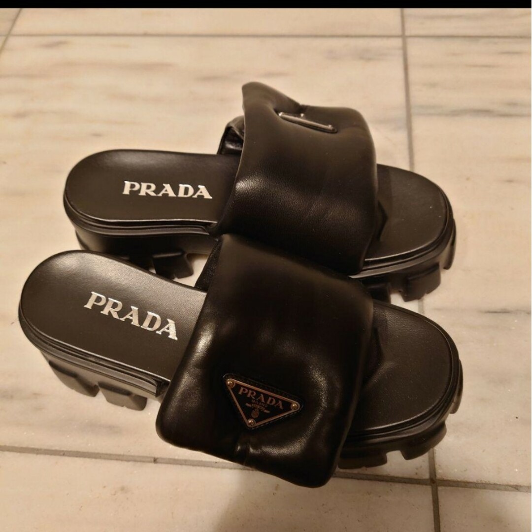 PRADA - 新作【PRADA】ソフト パデッドナッパレザー サンダルの通販 by