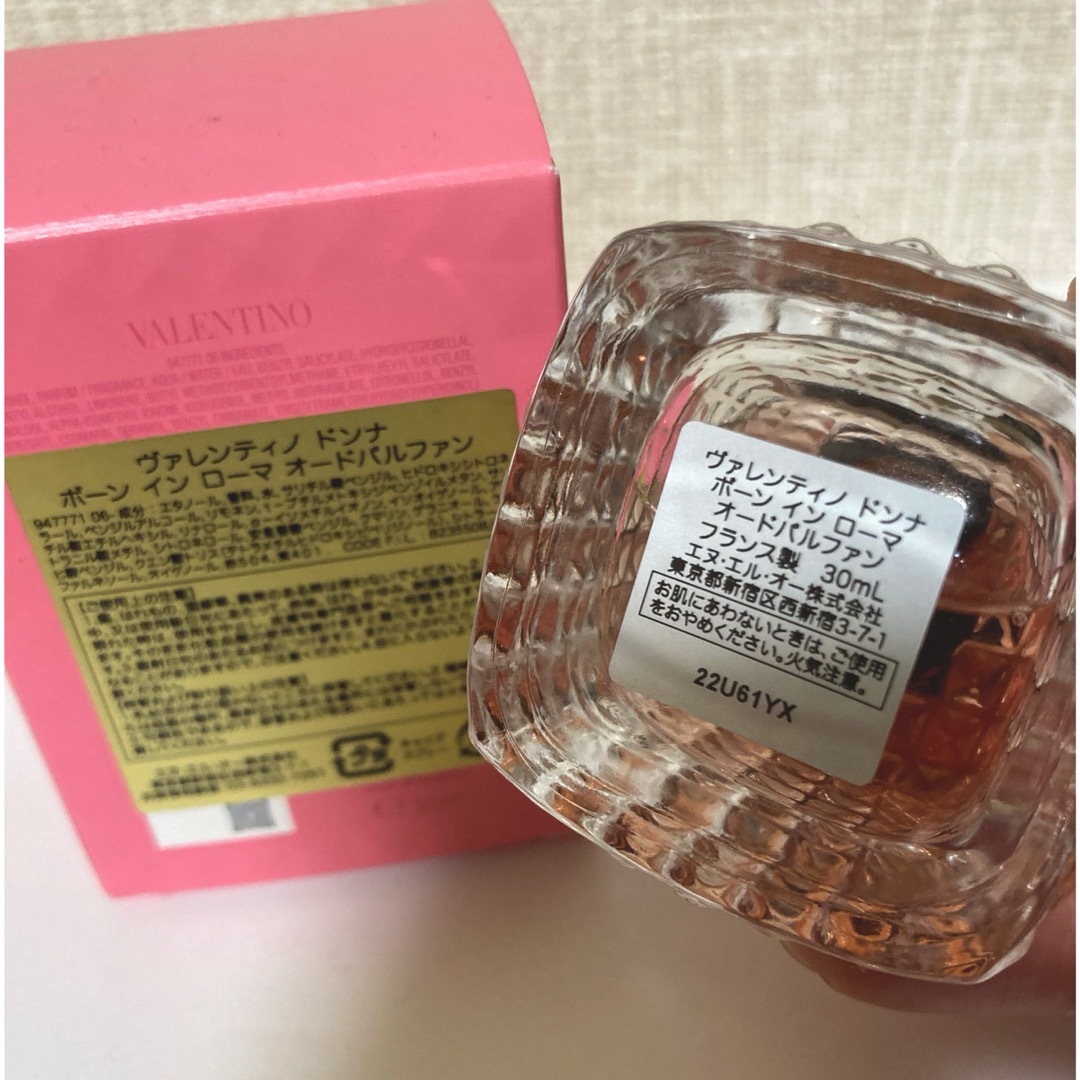 VALENTINO(ヴァレンティノ)のバレンティノ　ドナ　ボーンインローマ　EDP 30ml コスメ/美容の香水(香水(女性用))の商品写真