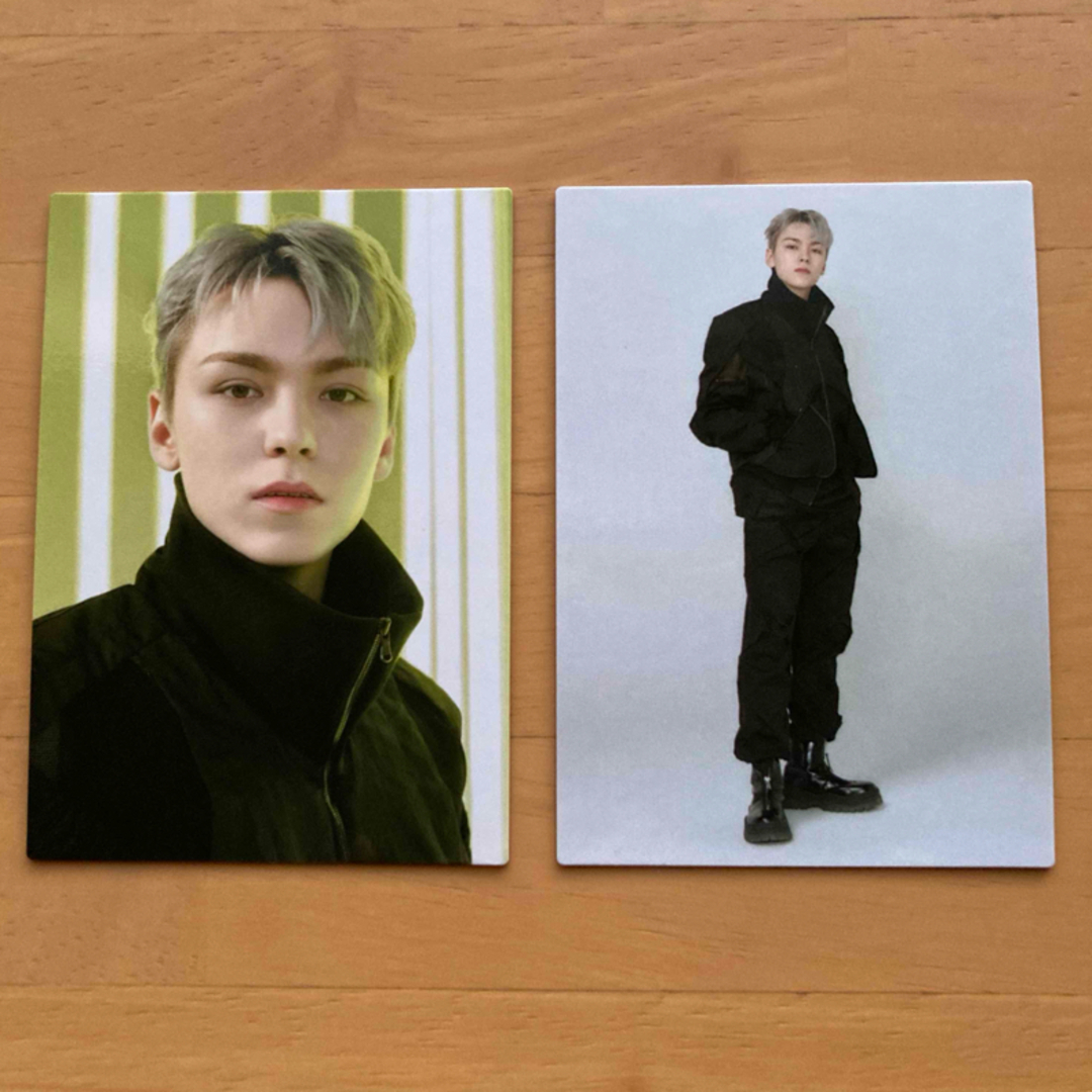 SEVENTEEN(セブンティーン)のSEVENTEEN FOLLOW バーノン フォトカード ２枚 エンタメ/ホビーのCD(K-POP/アジア)の商品写真