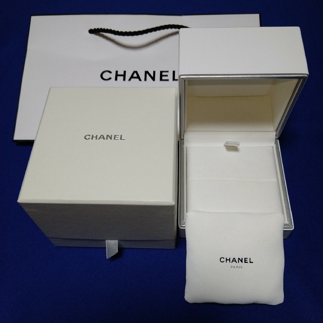 CHANEL(シャネル)のCHANEL シャネル リングケース 指輪ケース 空箱 レディースのバッグ(ショップ袋)の商品写真