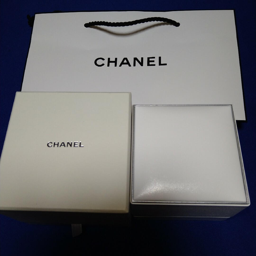 CHANEL(シャネル)のCHANEL シャネル リングケース 指輪ケース 空箱 レディースのバッグ(ショップ袋)の商品写真