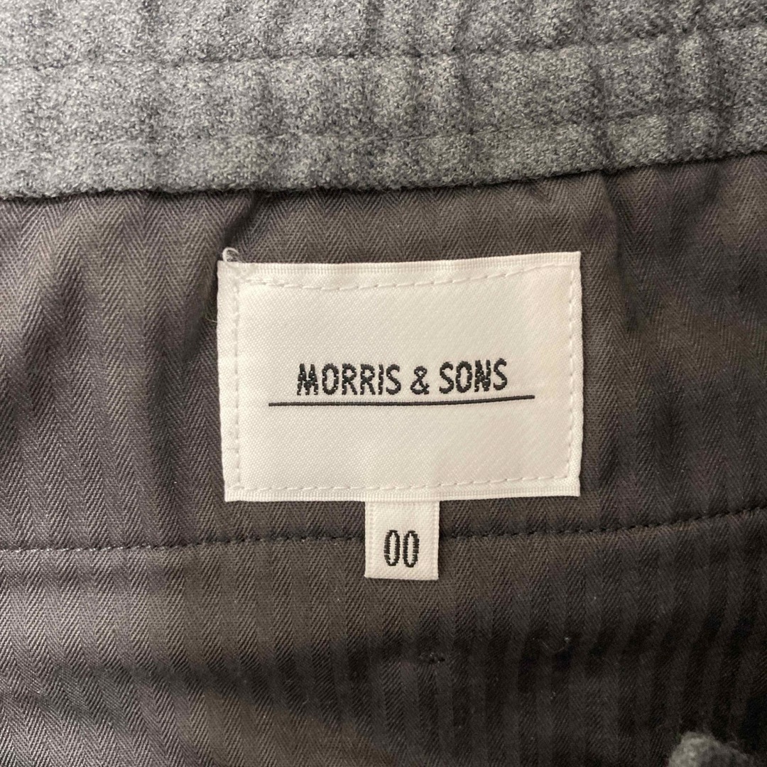MORRIS & SONS(モリスアンドサンズ)のmorris&sons パンツ　グレー レディースのパンツ(カジュアルパンツ)の商品写真