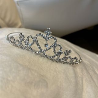 ティアラ(tiara)の美品　ハートダンス　ティアラ　結婚式　カチューシャ(ヘッドドレス/ドレス)