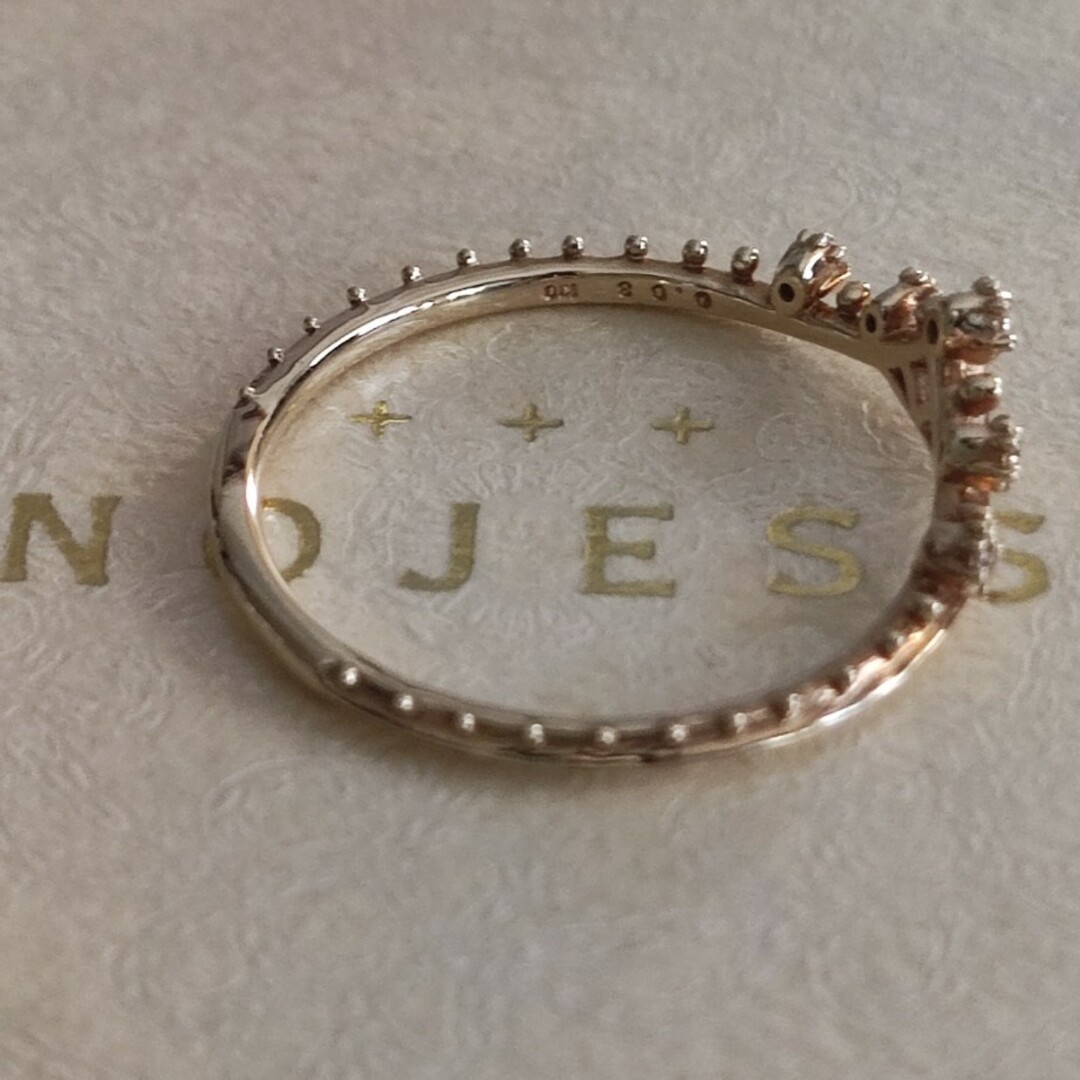 NOJESS(ノジェス)の【美品】ノジェス  ダイヤ リング　スズラン ティアラ　K10　YG　11号 レディースのアクセサリー(リング(指輪))の商品写真