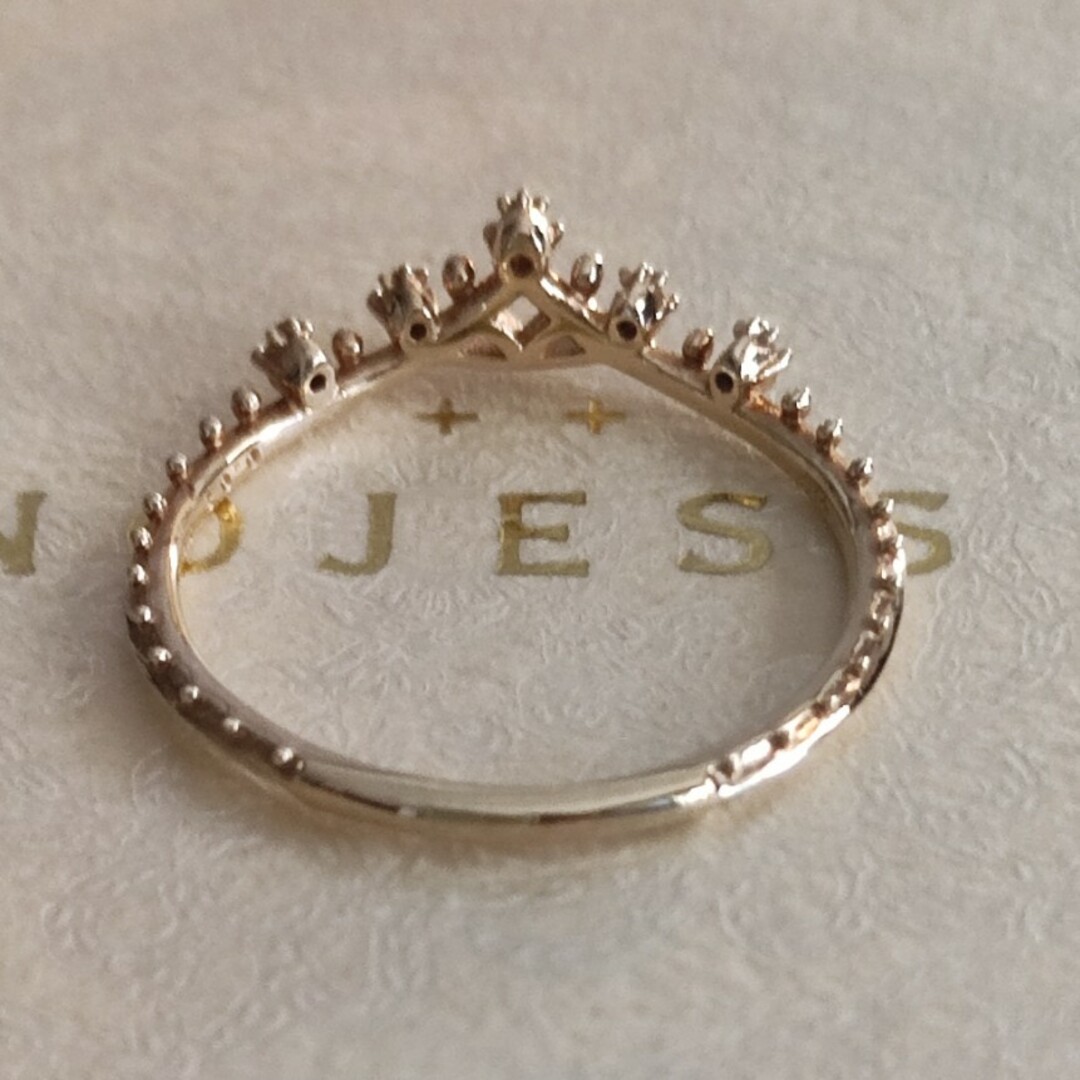 NOJESS(ノジェス)の【美品】ノジェス  ダイヤ リング　スズラン ティアラ　K10　YG　11号 レディースのアクセサリー(リング(指輪))の商品写真