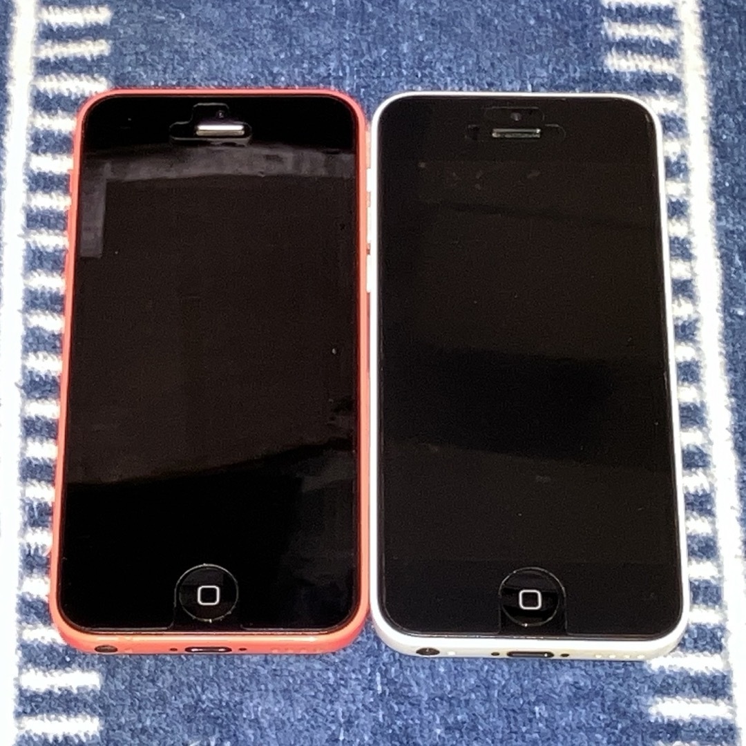 Apple(アップル)のiPhone 5c ピンク ホワイト ジャンク2台セット スマホ/家電/カメラの生活家電(その他)の商品写真