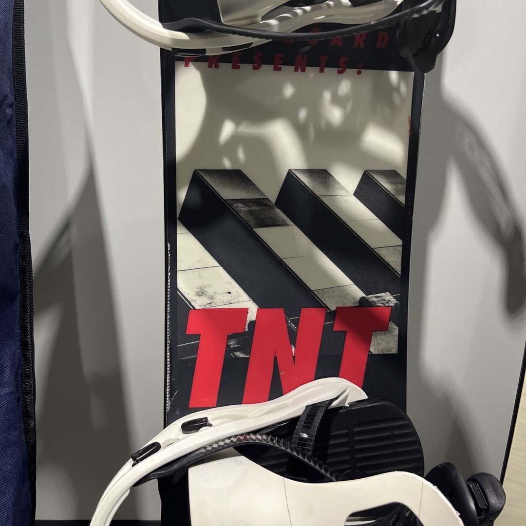 TNTS(テンテス)のスノーボード　ビンディング　セット　グラトリ　TNT スポーツ/アウトドアのスノーボード(ボード)の商品写真