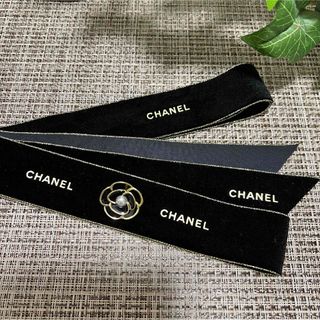 シャネル(CHANEL)のCHANEL シャネル リボン 2023年 クリスマス限定 チャーム付きカメリア(ラッピング/包装)