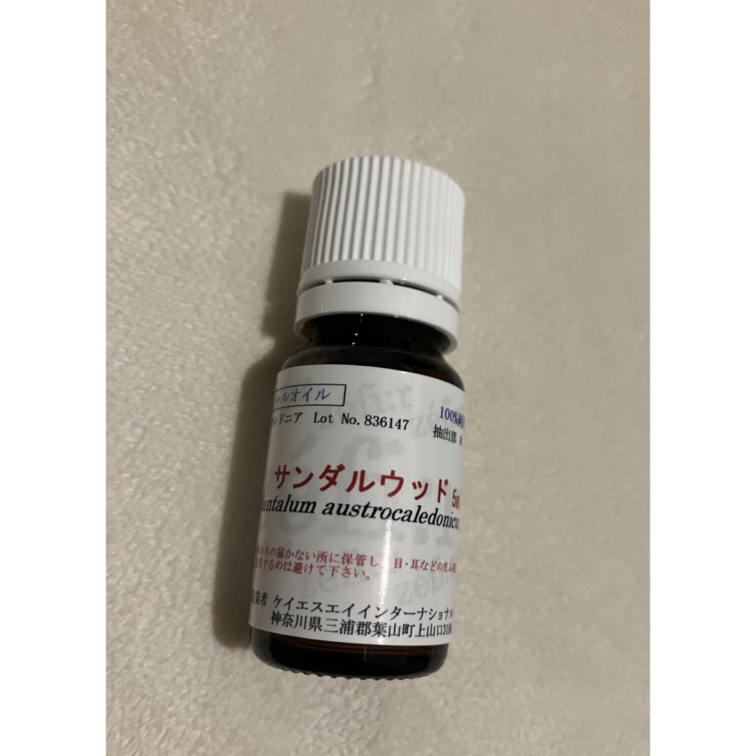 サンダルウッド　精油　5ml コスメ/美容のリラクゼーション(エッセンシャルオイル（精油）)の商品写真