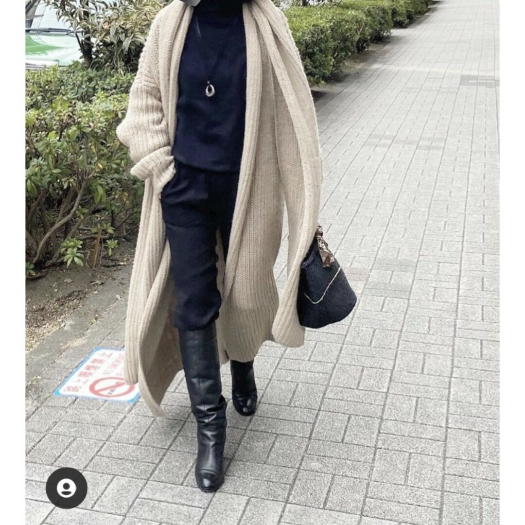 ZARA(ザラ)のZARA　 オーバーサイズ ニットコート　フリーサイズ　ベージュ レディースのトップス(カーディガン)の商品写真