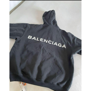 バレンシアガ(Balenciaga)のBALENCIAGA バックプリントパーカー(パーカー)