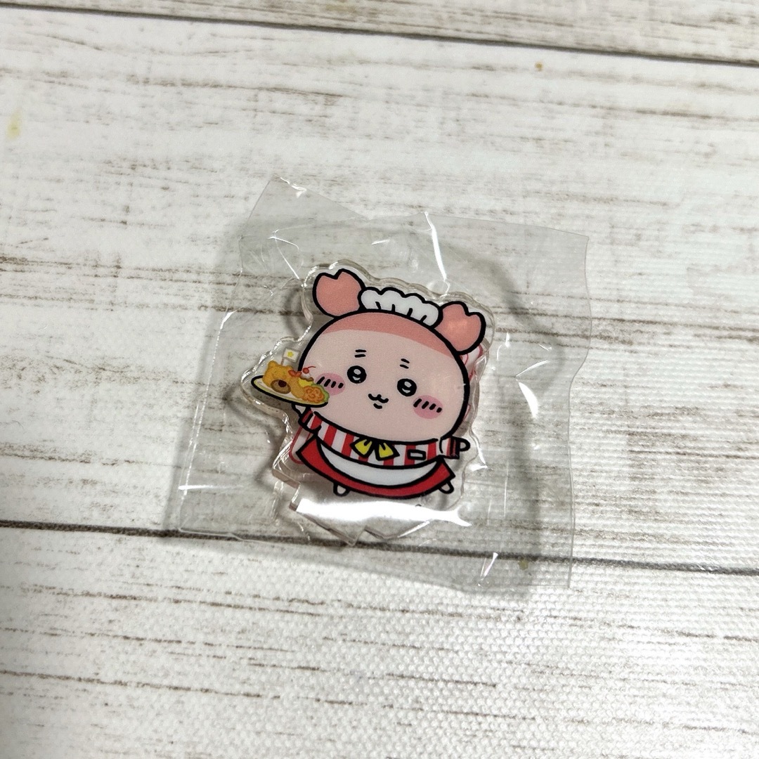 ちいかわ(チイカワ)のちいかわ　古本屋　カニちゃん　ちいかわレストラン　アクリルスタンド エンタメ/ホビーのおもちゃ/ぬいぐるみ(キャラクターグッズ)の商品写真