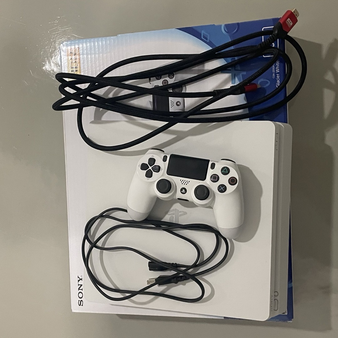 PlayStation4 - PS4 本体 ホワイト 500GB コントローラー付き 中古の