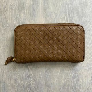 ボッテガヴェネタ(Bottega Veneta)のBOTTEGA VENETA イントレチャート ラウンドジップ　長財布　茶色(長財布)