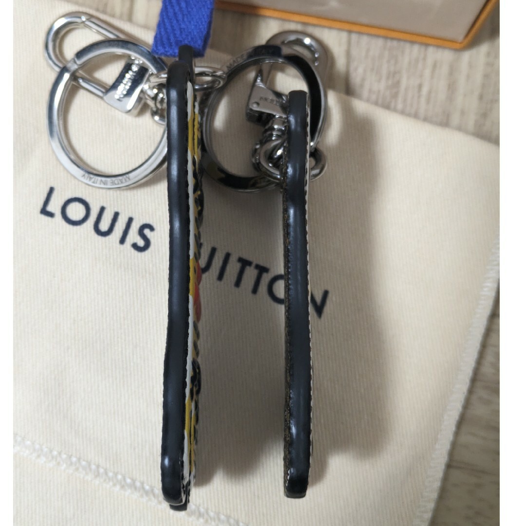 LOUIS VUITTON(ルイヴィトン)のLOUIS VUITTON NIGO ポルト クレ 2つセット (バラ売り可) レディースのファッション小物(キーホルダー)の商品写真