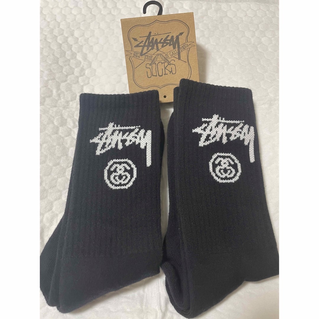 STUSSY(ステューシー)の専用　白✖️2stussy ステューシー　ロゴソックス　2足セット　海外正規品 メンズのレッグウェア(ソックス)の商品写真