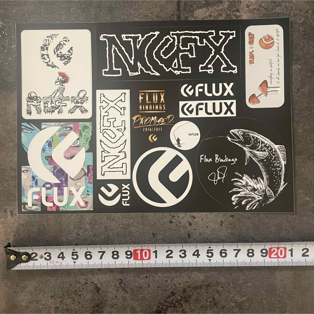 FLUX(フラックス)のFLUX NOFX ステッカー スポーツ/アウトドアのスノーボード(アクセサリー)の商品写真