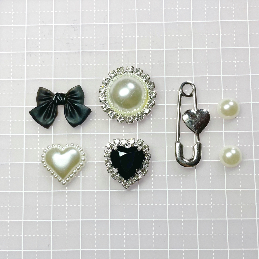 自分好みにアレンジ＆デコレーション ❤︎クロックス ❤︎ ジビッツ ❤︎ 地雷系 レディースのアクセサリー(その他)の商品写真