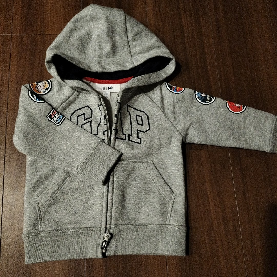 GAP(ギャップ)のギャップ　パーカー　90 キッズ/ベビー/マタニティのキッズ服女の子用(90cm~)(ジャケット/上着)の商品写真