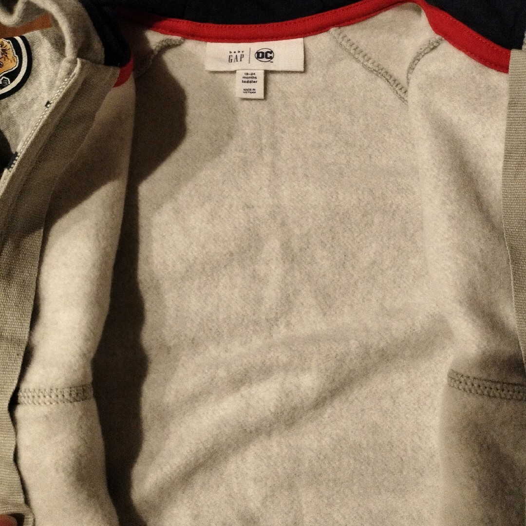 GAP(ギャップ)のギャップ　パーカー　90 キッズ/ベビー/マタニティのキッズ服女の子用(90cm~)(ジャケット/上着)の商品写真