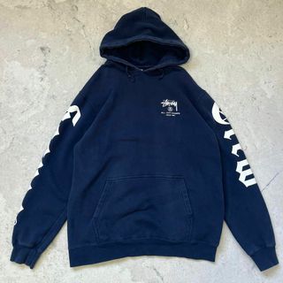 ステューシー(STUSSY)の【ステューシー】XLサイズ スリーブロゴ 肉厚 スウェットパーカー ネイビー(パーカー)