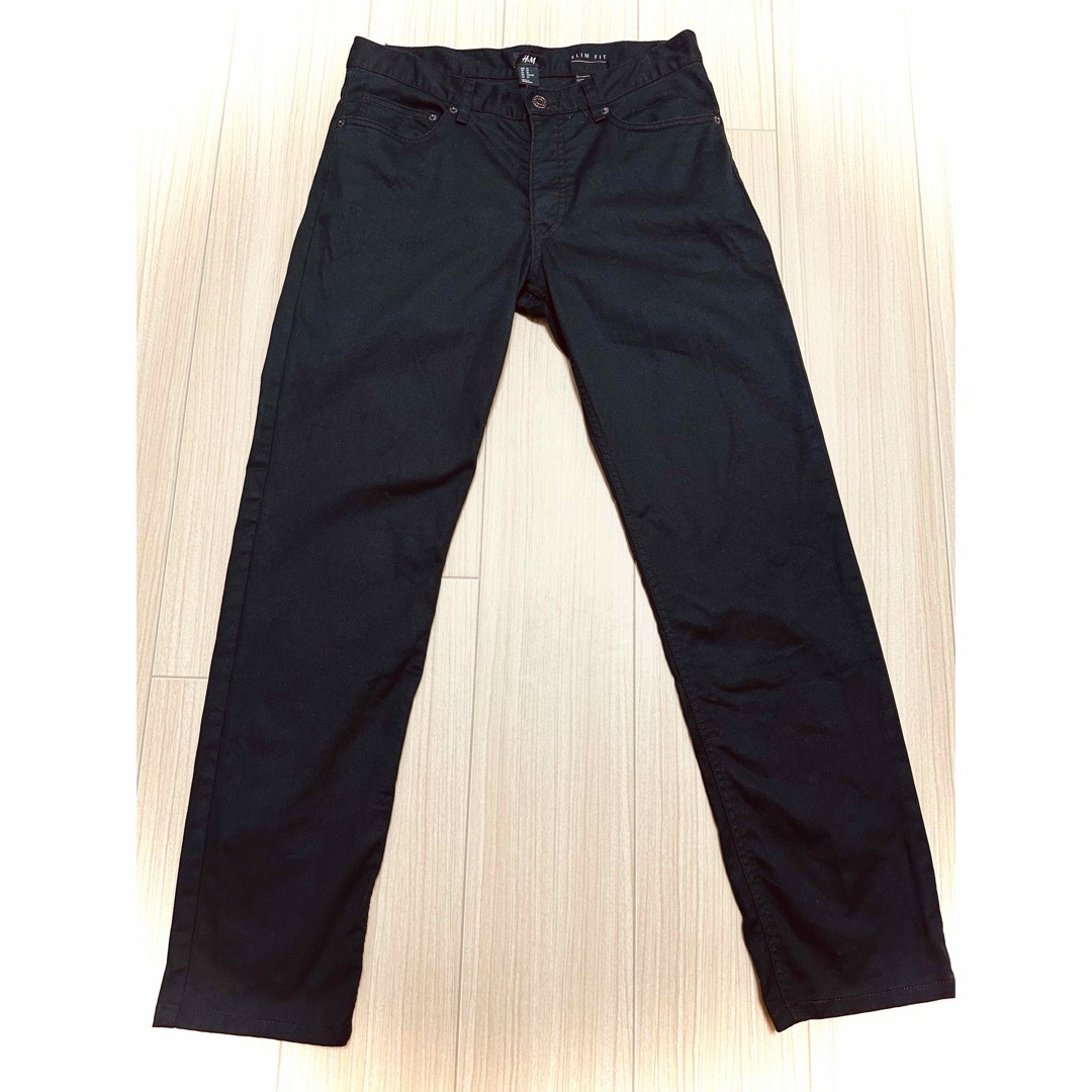 H&M(エイチアンドエム)のH&M ブラックパンツ 29インチ スキニー ストレート メンズのパンツ(チノパン)の商品写真