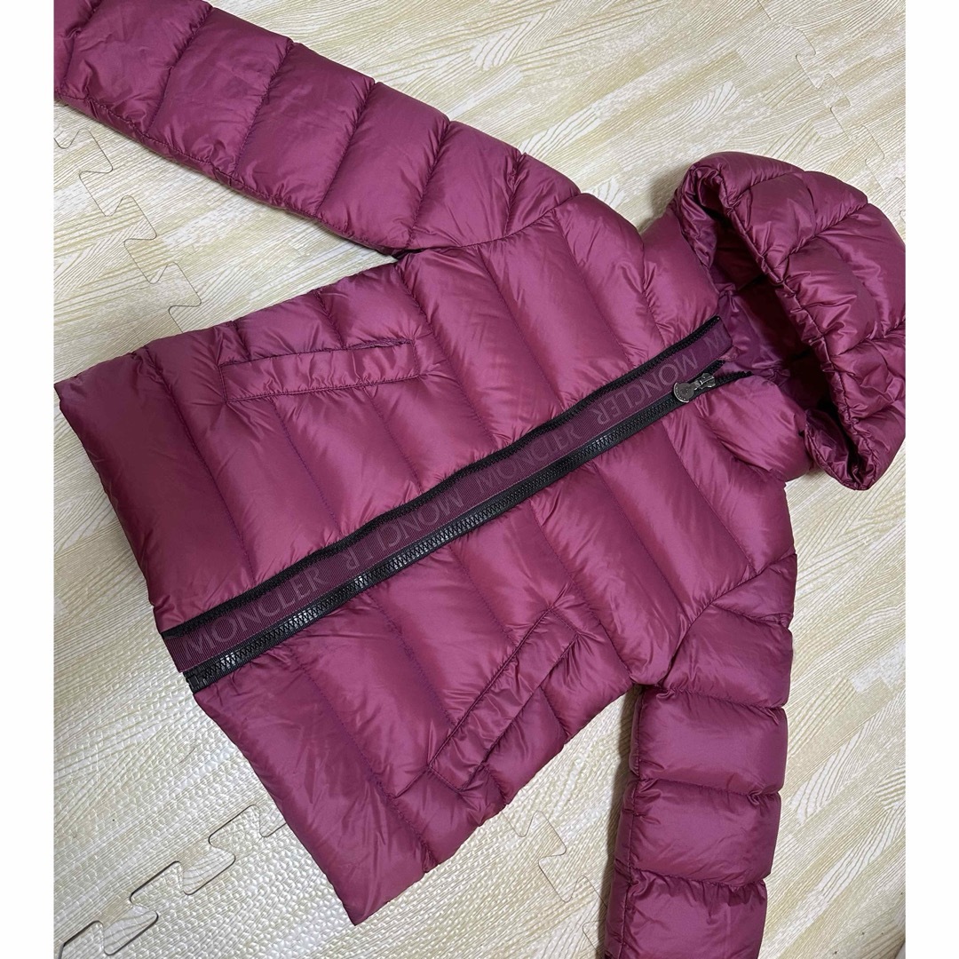 MONCLER(モンクレール)のモンクレール　キッズ　ダウン　116センチ　サイズ6 キッズ/ベビー/マタニティのキッズ服女の子用(90cm~)(ジャケット/上着)の商品写真