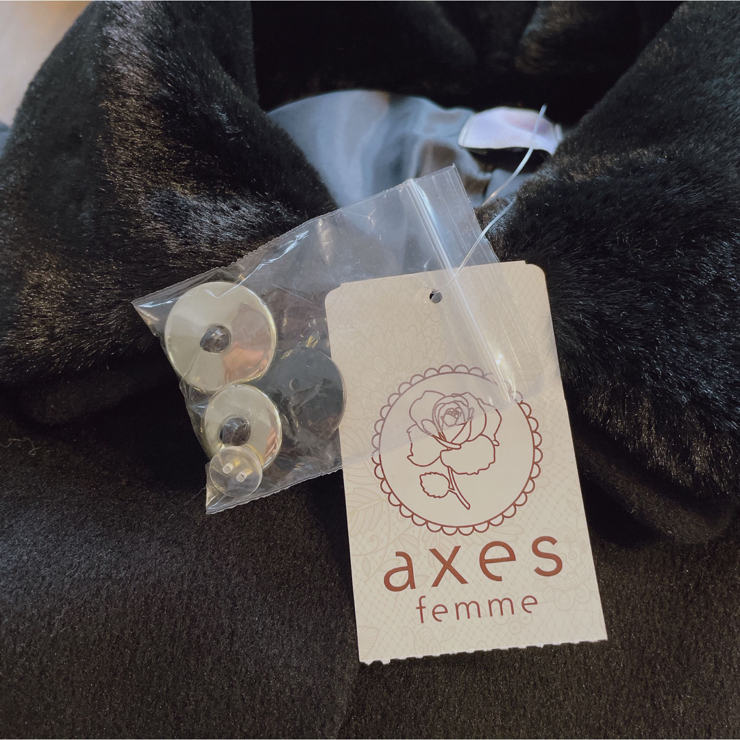 axes femme(アクシーズファム)の【新品】アクシーズファム　ケープ付　クラシカルコート　140 黒 キッズ/ベビー/マタニティのキッズ服女の子用(90cm~)(コート)の商品写真