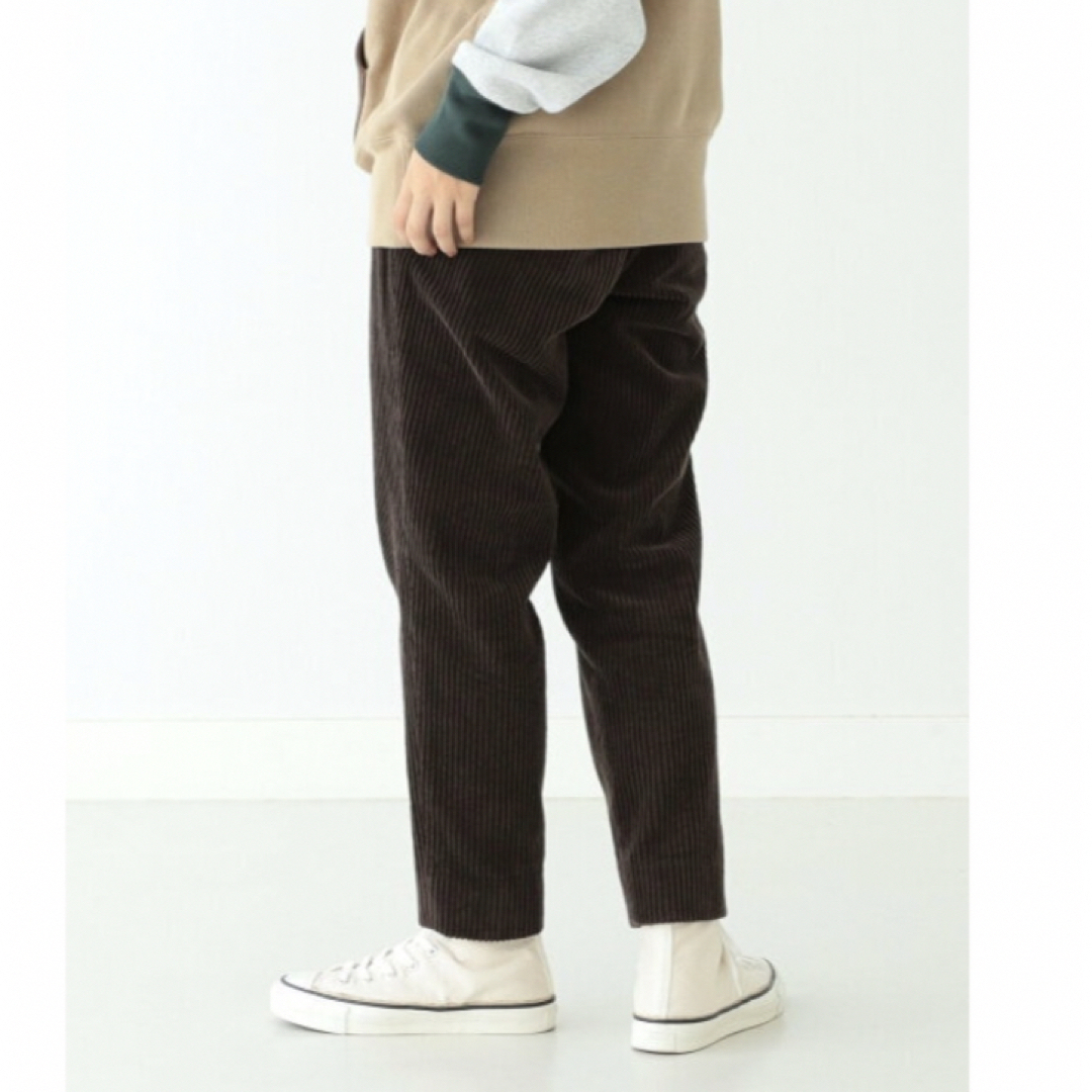 BEAMS(ビームス)の【DARK BROWN】【1】BEAMSコーデュロイ テーパード パンツ レディースのパンツ(カジュアルパンツ)の商品写真