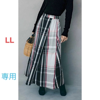 フェリシモ(FELISSIMO)のIEDITきれいシルエットが印象的な着 映えチェック柄のタックフレアースカート(ロングスカート)