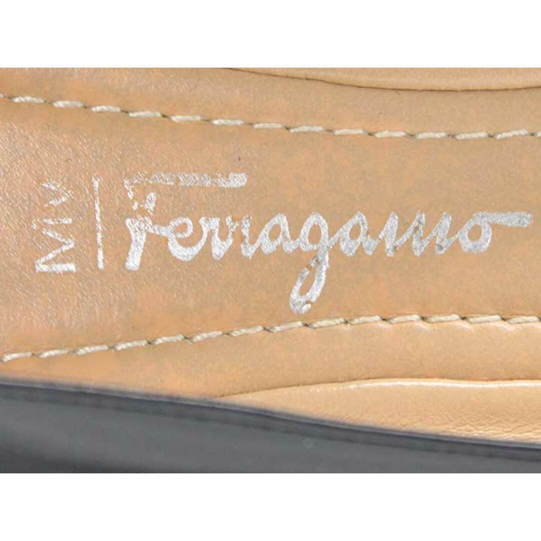 Ferragamo(フェラガモ)の【値下げ】♪FERRAGAMO/フェラガモ♪リボンエナメルフラットシューズ/パンプス/エレガント/シンプル/カジュアル/オシャレ/シューズ/靴 ブラック/黒色 レディース 9M 【中古】 春夏秋冬 022122 レディースの靴/シューズ(その他)の商品写真