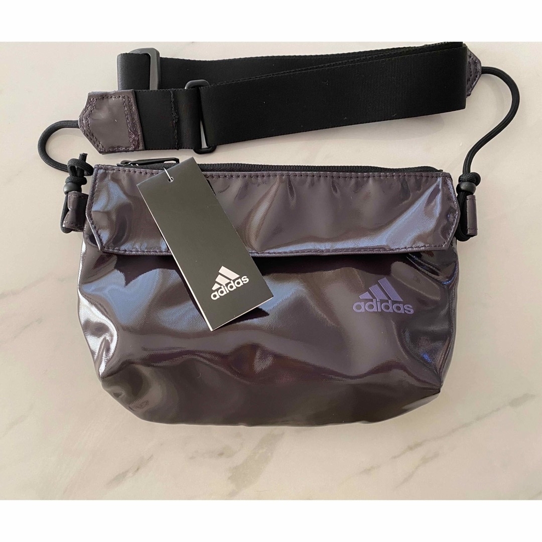 adidas(アディダス)のそらゆり様専用⭐︎adidas エナメルバック　新品 レディースのバッグ(ショルダーバッグ)の商品写真