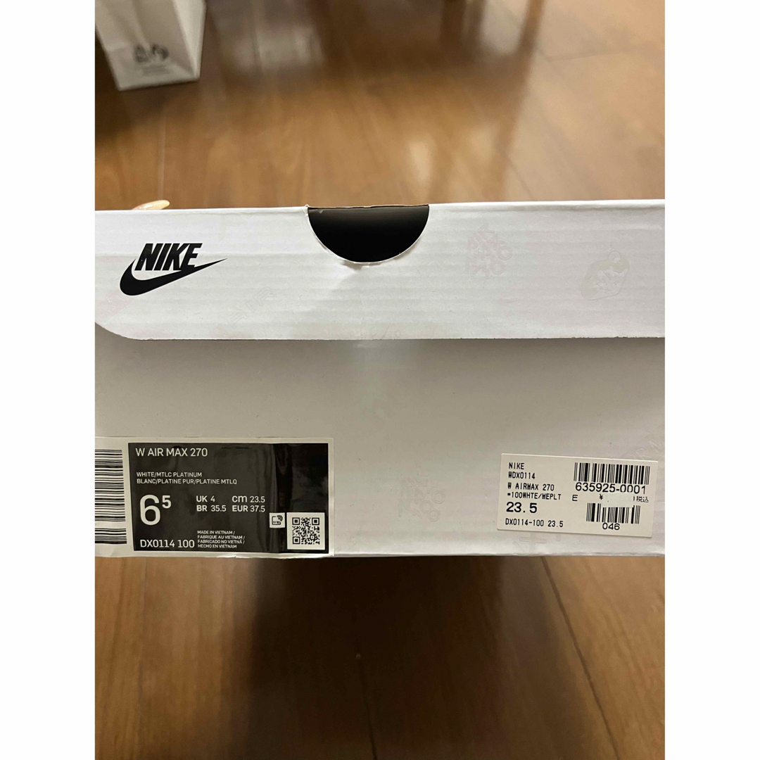 NIKE - 【新品タグ付き】NIKE エアマックス270の通販 by m's NIKE - 【新品タグ付き】NIKE エアマックス270の通販 by m's