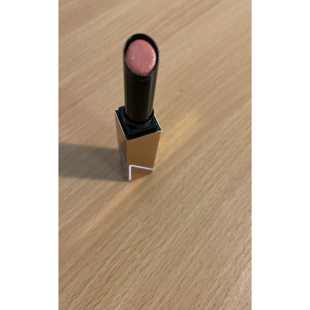 NARS(ナーズ)のNARS アフターグローセンシュアルシャインリップスティック 777　 コスメ/美容のベースメイク/化粧品(口紅)の商品写真