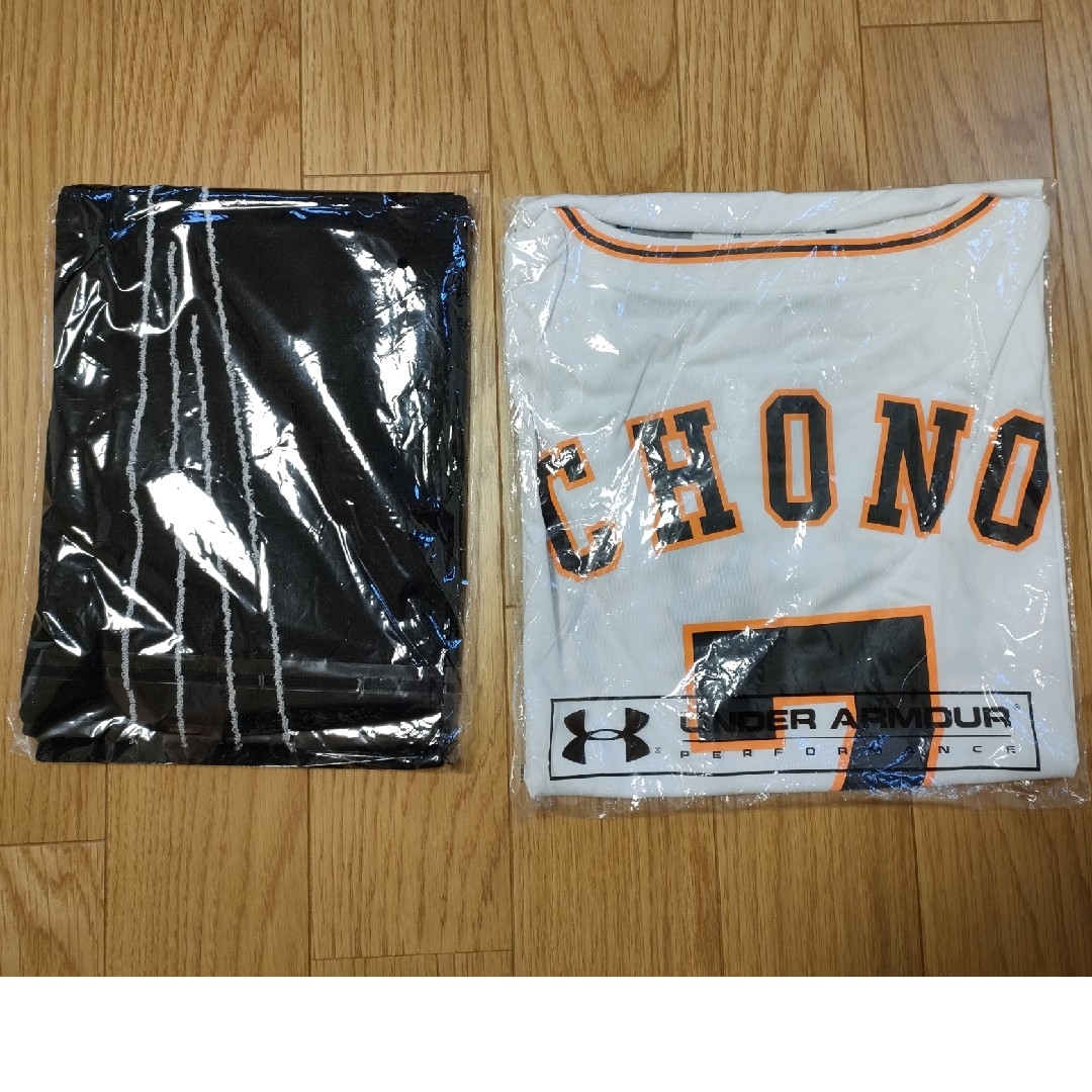 UNDER ARMOUR(アンダーアーマー)のジャイアンツ　長野選手ホームユニフォームTシャツタオルセット スポーツ/アウトドアの野球(応援グッズ)の商品写真